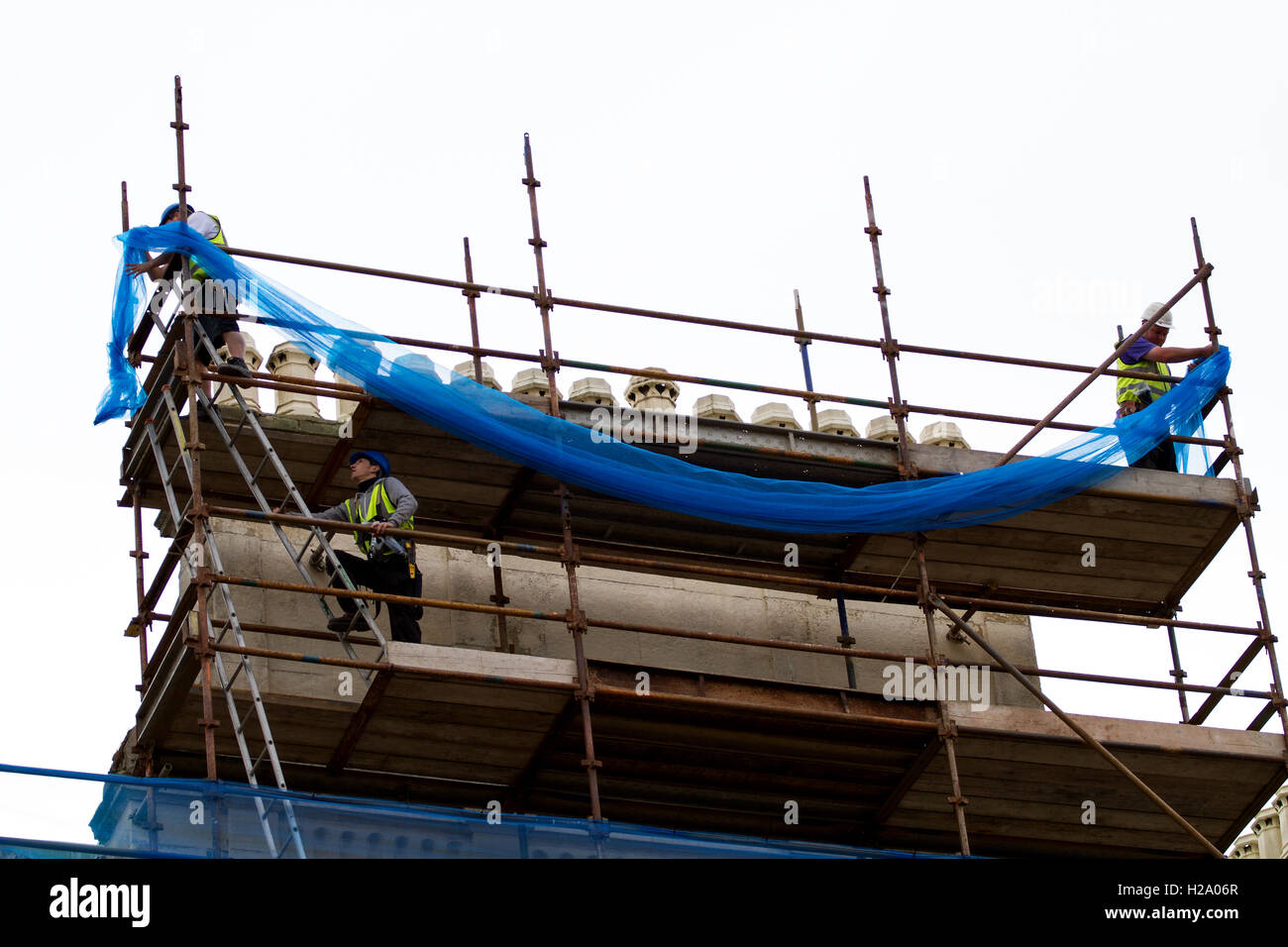 Erecting pole High Resolution Stock Photography and Images Alamy